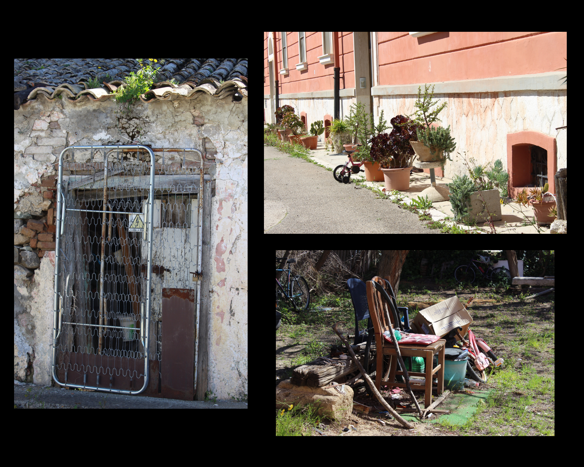 Vecchia casetta a un piano, scrostata e sventrata, con porta rotta rinforzata con reti di letto; esterno ex casa dei ferrovieri con piante in vaso e triciclo; cianfrusaglie accatastate tra cui una sedia in legno con cuscino, una piccola bicicletta rosa, un secchio celeste